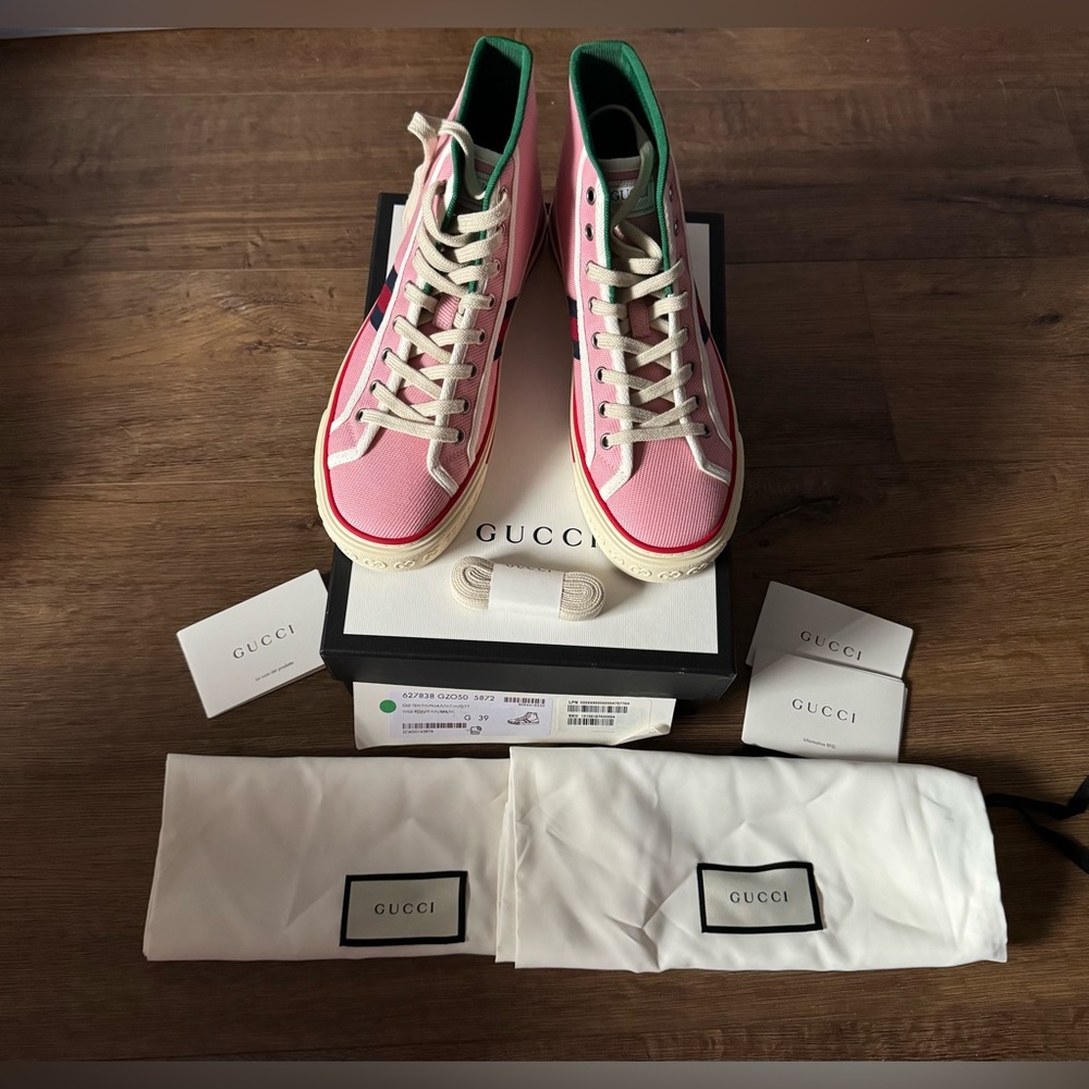 GUCCI-AUTHENTIC (NWT/Box) Women's 77 Pink
High Top Tennis Sneakers